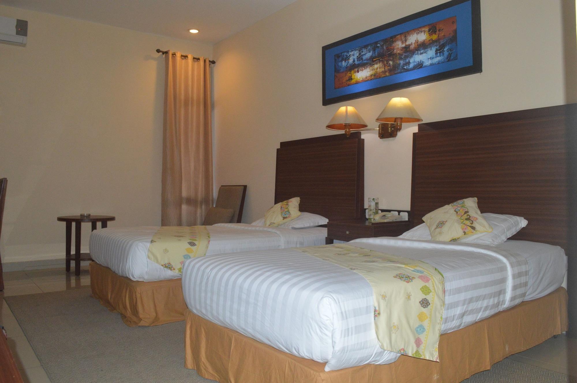 Hotel Mariat Sorong Exterior photo