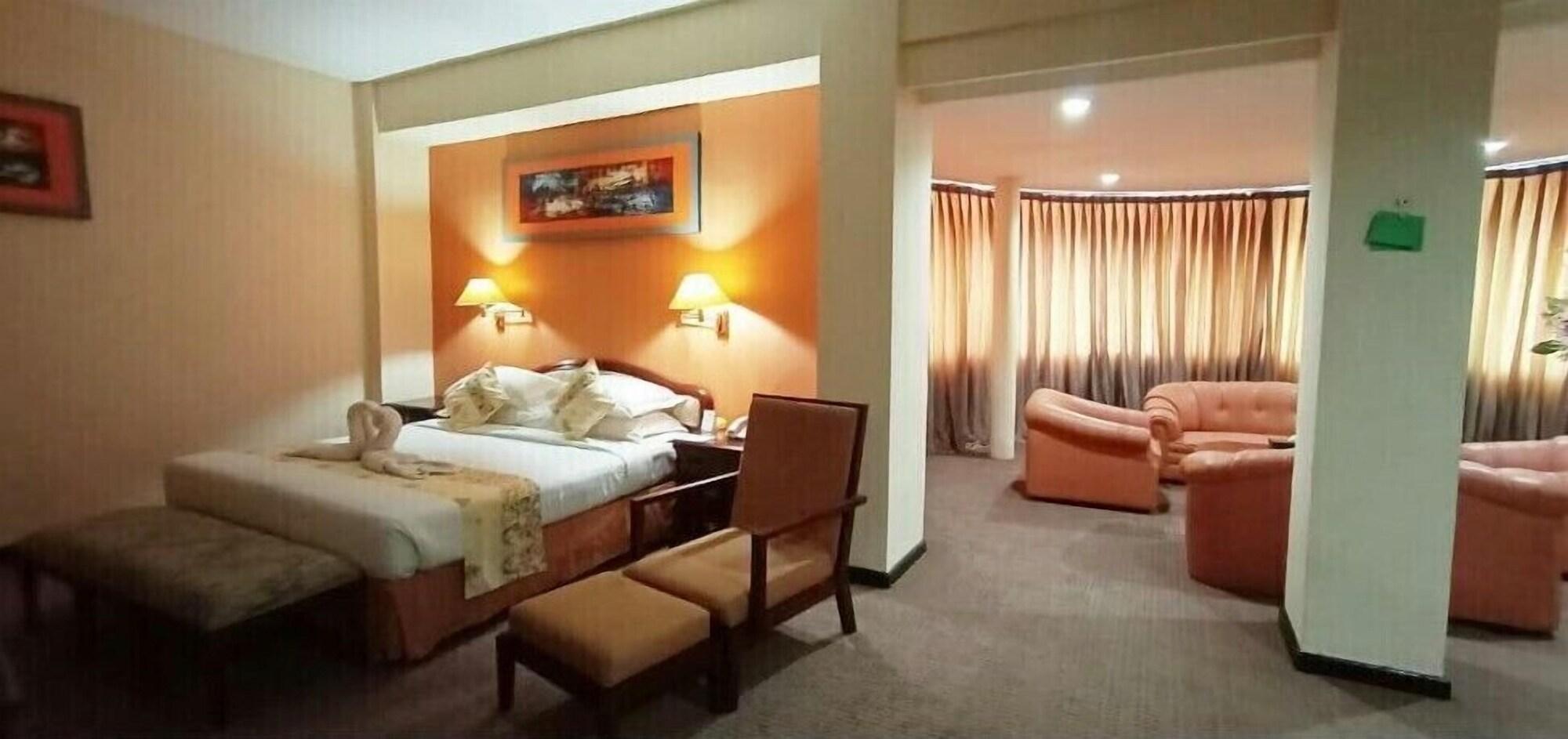Hotel Mariat Sorong Exterior photo