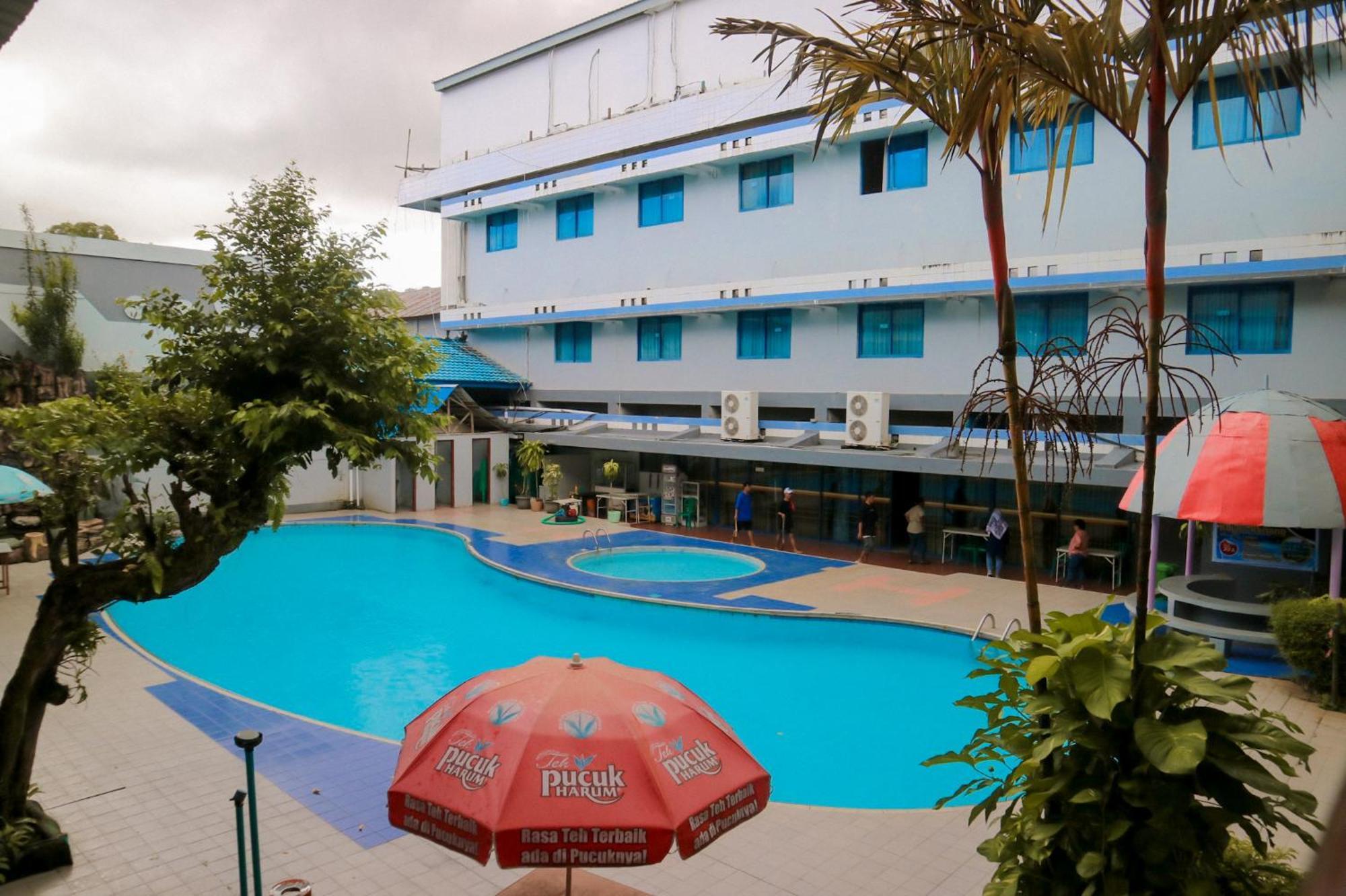Hotel Mariat Sorong Exterior photo