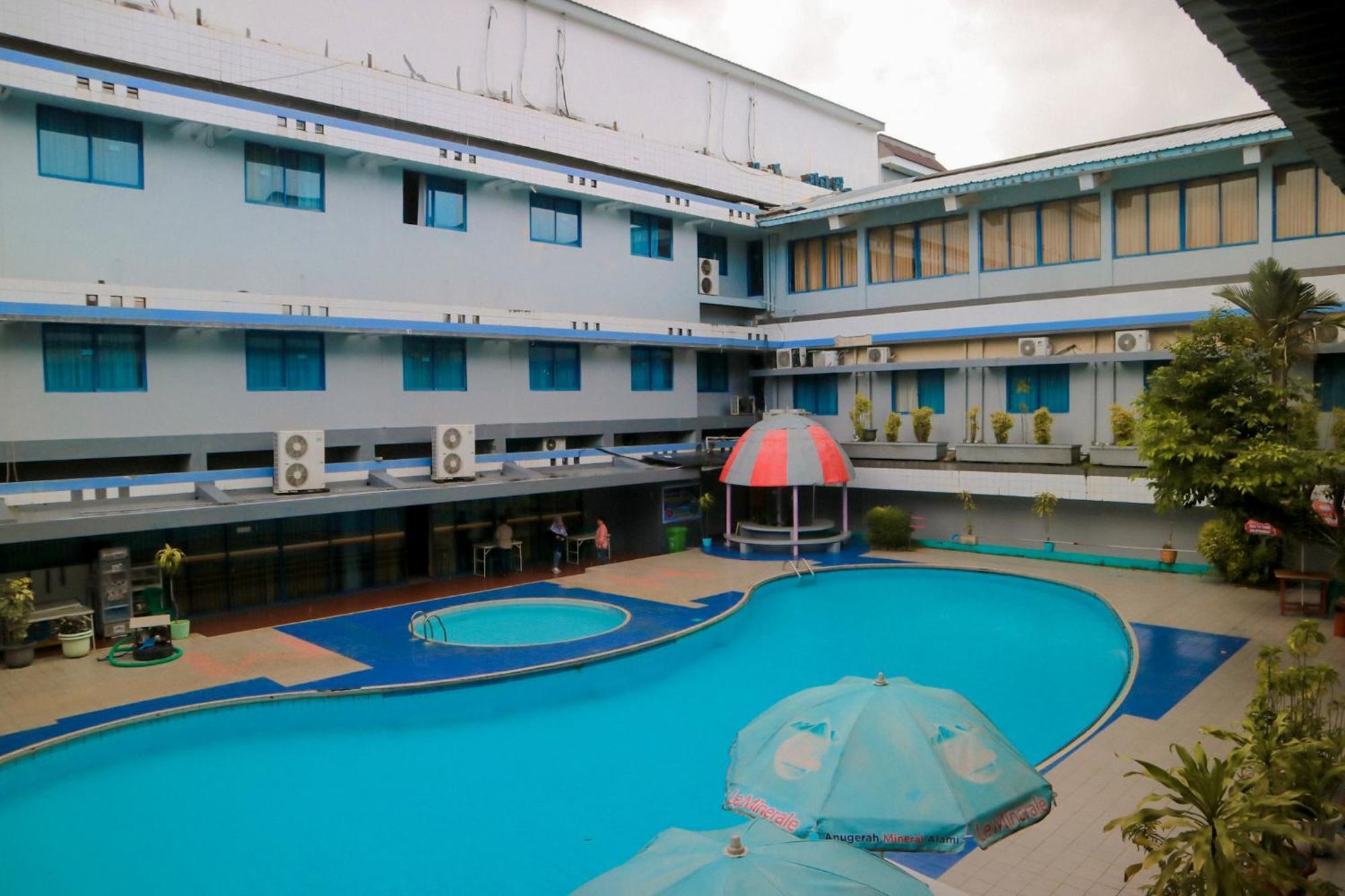 Hotel Mariat Sorong Exterior photo