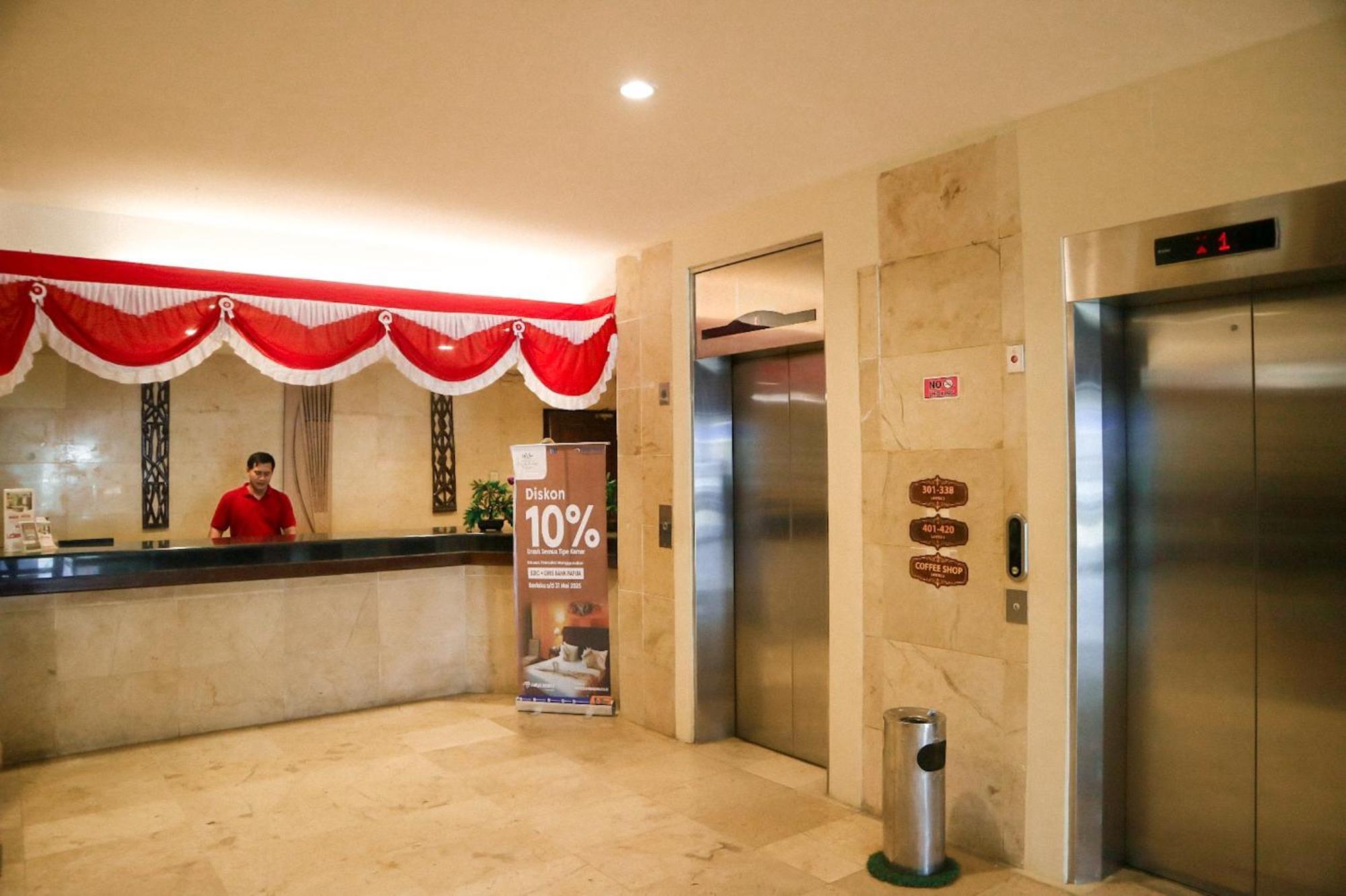 Hotel Mariat Sorong Exterior photo