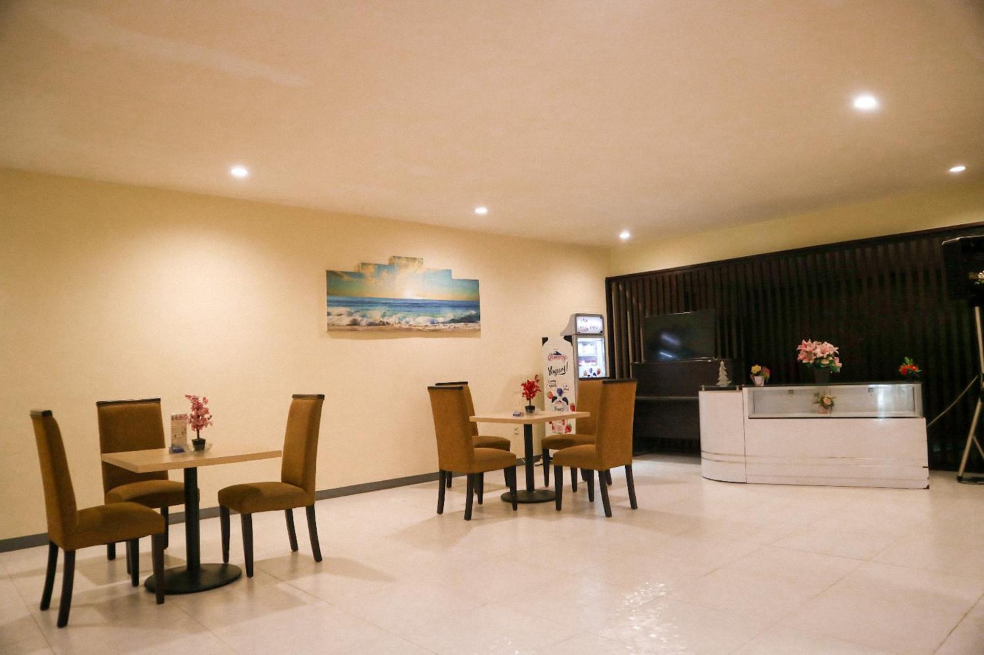 Hotel Mariat Sorong Exterior photo