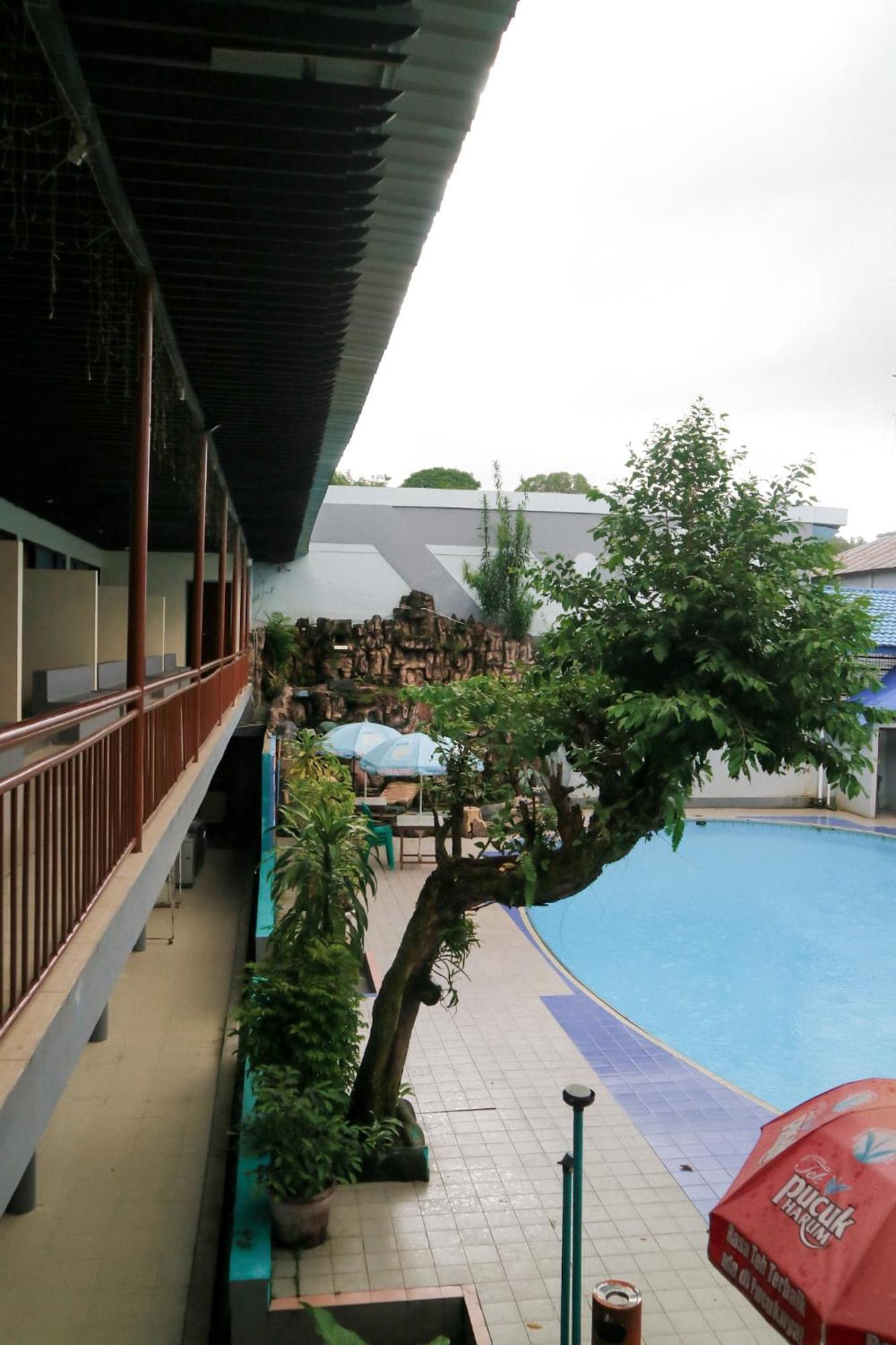 Hotel Mariat Sorong Exterior photo