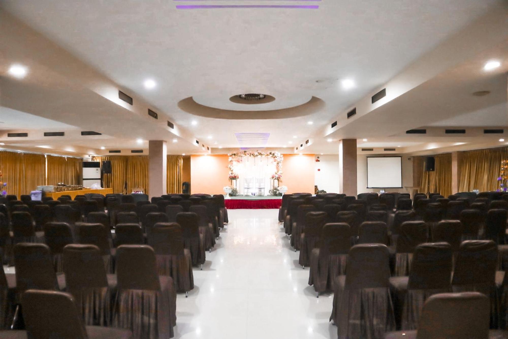 Hotel Mariat Sorong Exterior photo